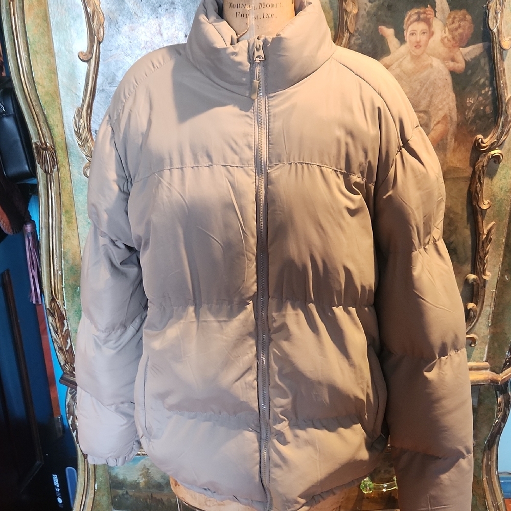 Brave Souls Unisex Cozy  Beige Puffer Jacket Size XL